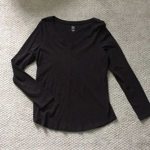 5/$15 Falls Creek Black Long Sleeve Tee
